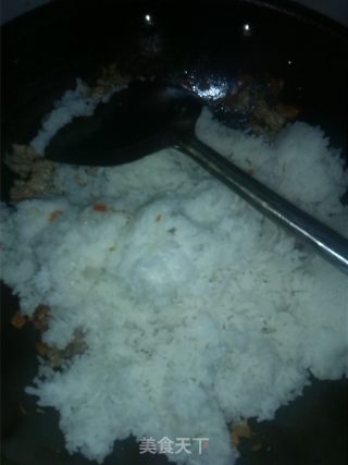 酸菜肉沫炒饭的做法步骤：12