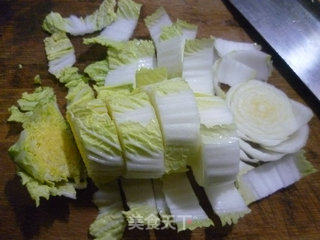 海鱼肉卷炒娃娃菜的做法步骤：3