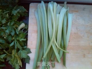 芹菜牛肉鲜水饺的做法步骤：3