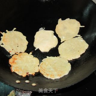 土豆丝煎饼的做法步骤：9