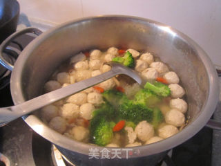 竹荪鸡脯肉丸汤的做法步骤：16