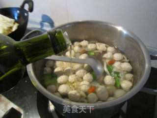 竹荪鸡脯肉丸汤的做法步骤：17