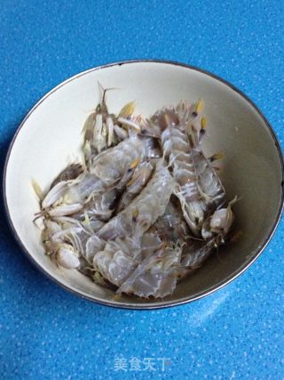 醉酒虾姑的做法步骤：1