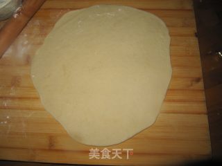 火腿披萨的做法步骤：3