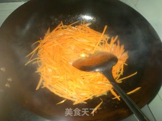 红白炒肉丝的做法步骤：4