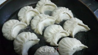 韭黄菌菇煎饺的做法步骤：14