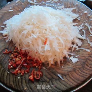 白萝卜火腿丝的做法步骤：2