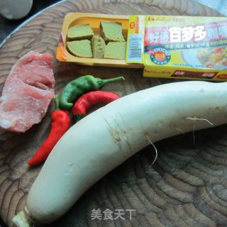 白萝卜丝炒肉－－咖喱香的做法步骤：1