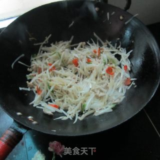 白萝卜丝炒肉－－咖喱香的做法步骤：5