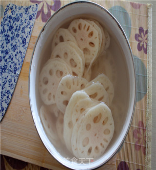 陕味辣油炝莲菜的做法步骤：3