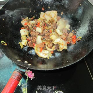 烤鸭炒白菜梗子的做法步骤：7