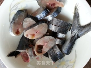 不用油炸的健康糖醋鲅鱼的做法步骤：2