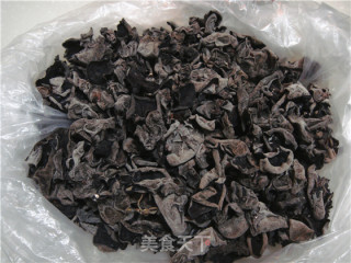 凉拌木耳（快发木耳小妙招）的做法步骤：2