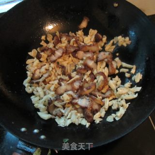 萝卜干炒腊肉的做法步骤：4