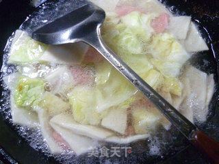 火腿肠圆白菜面片汤的做法步骤：9