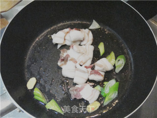 渍菜粉（酸菜猪肉炖粉条）的做法步骤：5