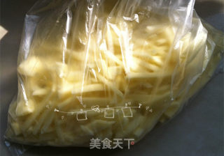 香肠披萨的做法步骤：4