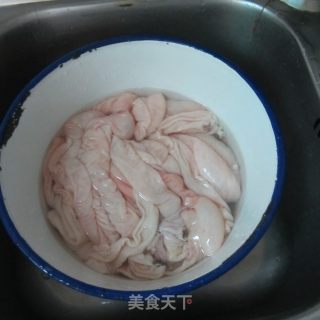 猪大肠的清洗方法－－简单又干净的做法步骤：2