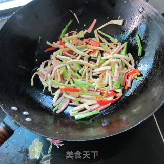 火腿鱿鱼豆腐丝的做法步骤：5