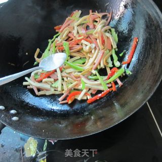 火腿鱿鱼豆腐丝的做法步骤：6