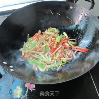 火腿鱿鱼豆腐丝的做法步骤：8