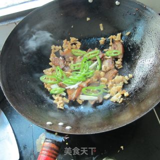 萝卜干炒东坡肉的做法步骤：6