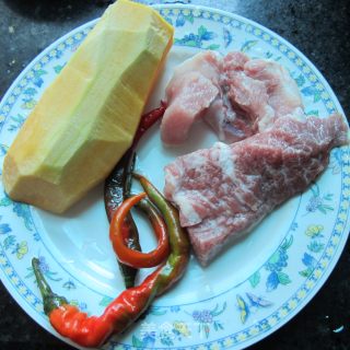 南瓜肉丁的做法步骤：1