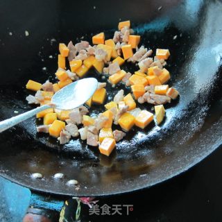 南瓜肉丁的做法步骤：4