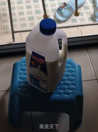 草莓奶昔的做法步骤：2