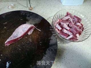 西红柿炖牛腩的做法步骤：2