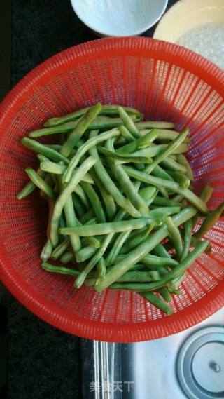 四季豆咸菜肉饼的做法步骤：2