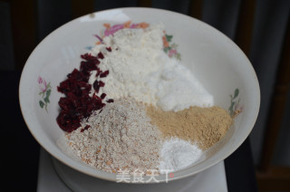 蔓越莓粗粮玛芬的做法步骤：1