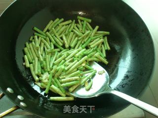 干煸肉条豆角的做法步骤：3