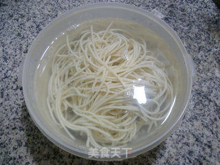 菜心蟹味菇炒面的做法步骤：6
