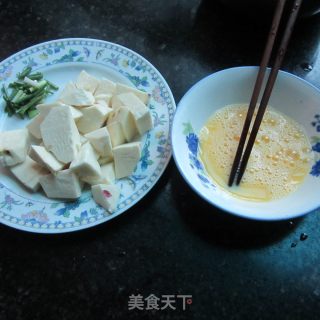 鸡蛋红薯丁的做法步骤：2