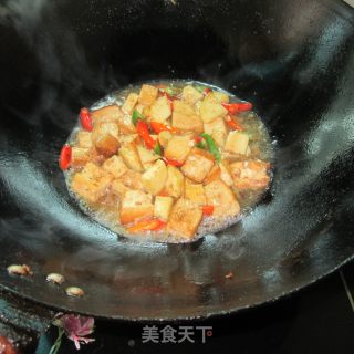 红薯丁烧豆腐的做法步骤：7