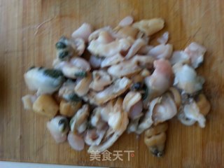 大蛤炒鸡蛋的做法步骤：2