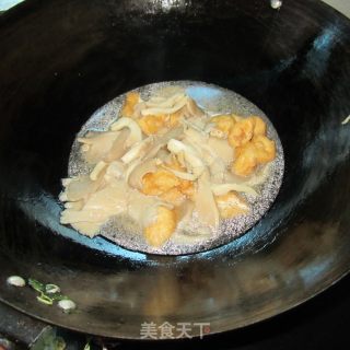 蘑菇煮油豆腐的做法步骤：6