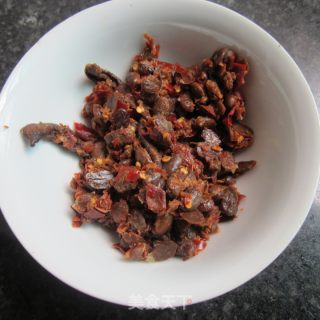 咸菜煮肉的做法步骤：1