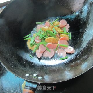 油豆腐炒火腿的做法步骤：6