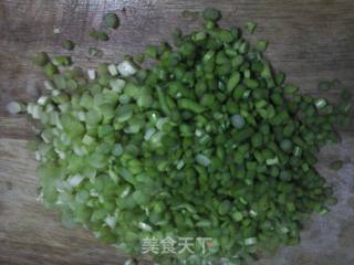 香辣蒜苔的做法步骤：1