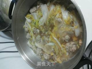 白菜肉丸粉丝煲的做法步骤：7