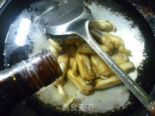 芹菜炒蛏子的做法步骤：4