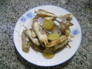 芹菜炒蛏子的做法步骤：6