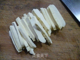 豆腐干培根炒梅豆的做法步骤：3