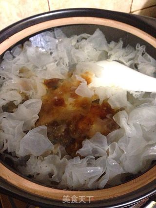 美容养颜糖水--桃胶银耳蔓越莓汤的做法步骤：5