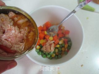 焗金枪鱼面包盏的做法步骤：4