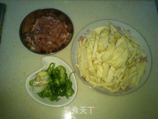 春笋肉丝的做法步骤：1
