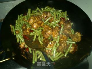 豆角烧鸡的做法步骤：4