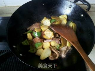 咖喱土豆鸡块的做法步骤：8